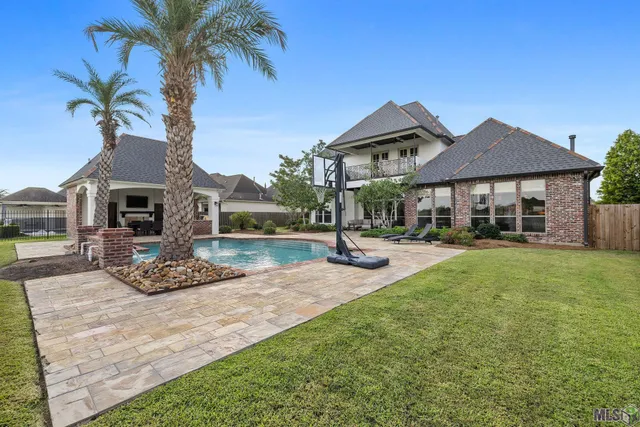$1,075,000 | 3203 Lexington Lakes Avenue, Baton Rouge, LA 70810