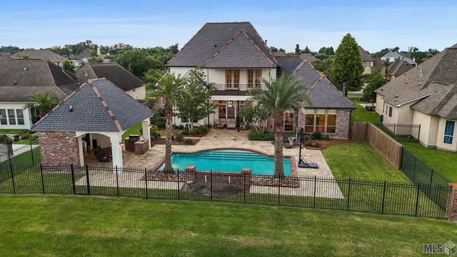 $1,075,000 | 3203 Lexington Lakes Avenue, Baton Rouge, LA 70810