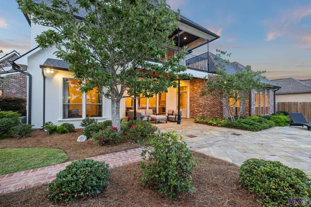 $1,075,000 | 3203 Lexington Lakes Avenue, Baton Rouge, LA 70810