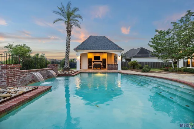 $1,075,000 | 3203 Lexington Lakes Avenue, Baton Rouge, LA 70810