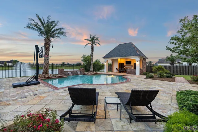 $1,075,000 | 3203 Lexington Lakes Avenue, Baton Rouge, LA 70810