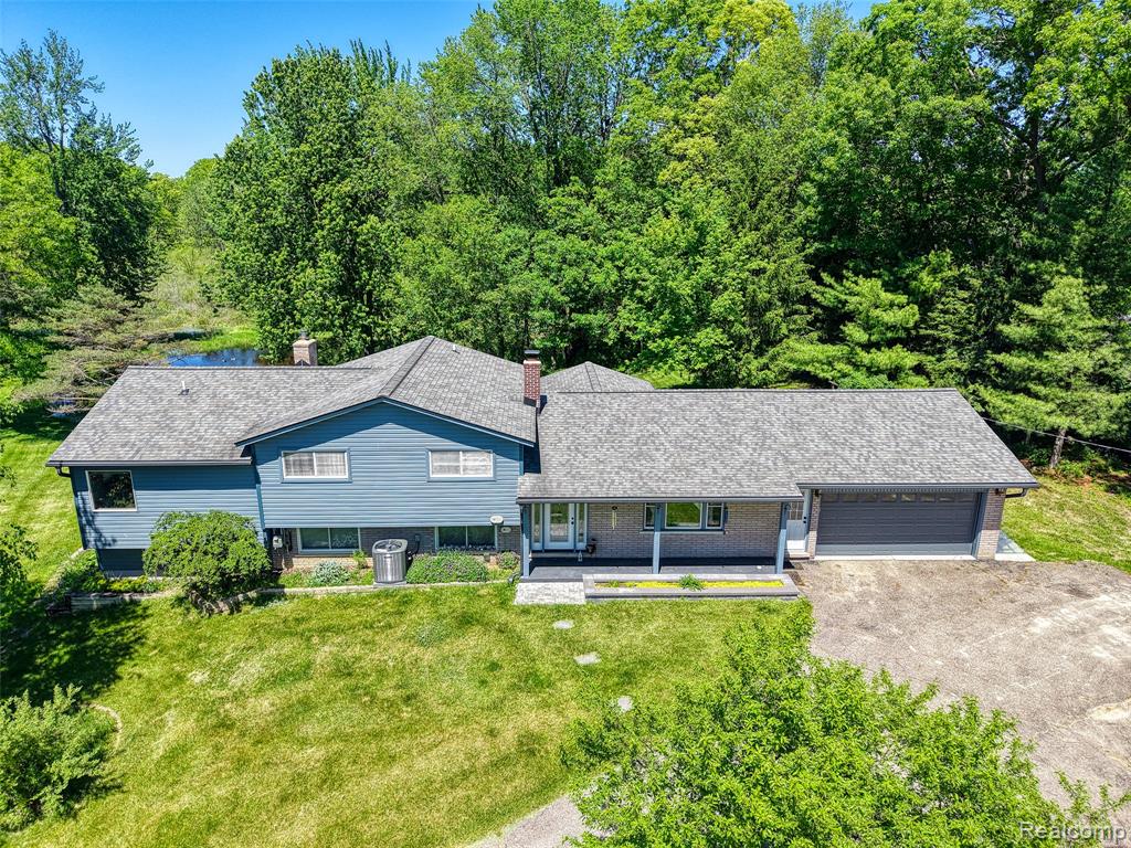 940 Rowland Road Leonard, MI 48367 - Photo 3 of 59