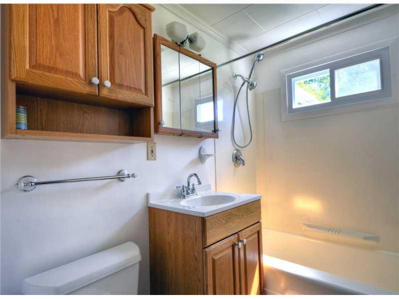 154 State Road Kittery, ME 03904 - Photo 11 of 13 Bathroom.