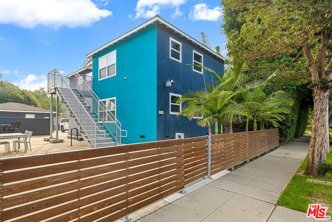 2948 Exposition Boulevard, Unit 7 Santa Monica, CA 90404 - Photo 2 of 15 a view of a house with a street