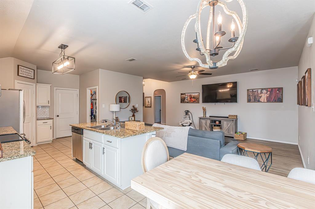 405 Calder Lane Ponder, TX 76259 - Photo 13 of 36