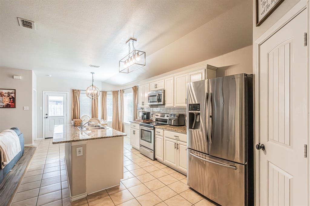 405 Calder Lane Ponder, TX 76259 - Photo 16 of 36