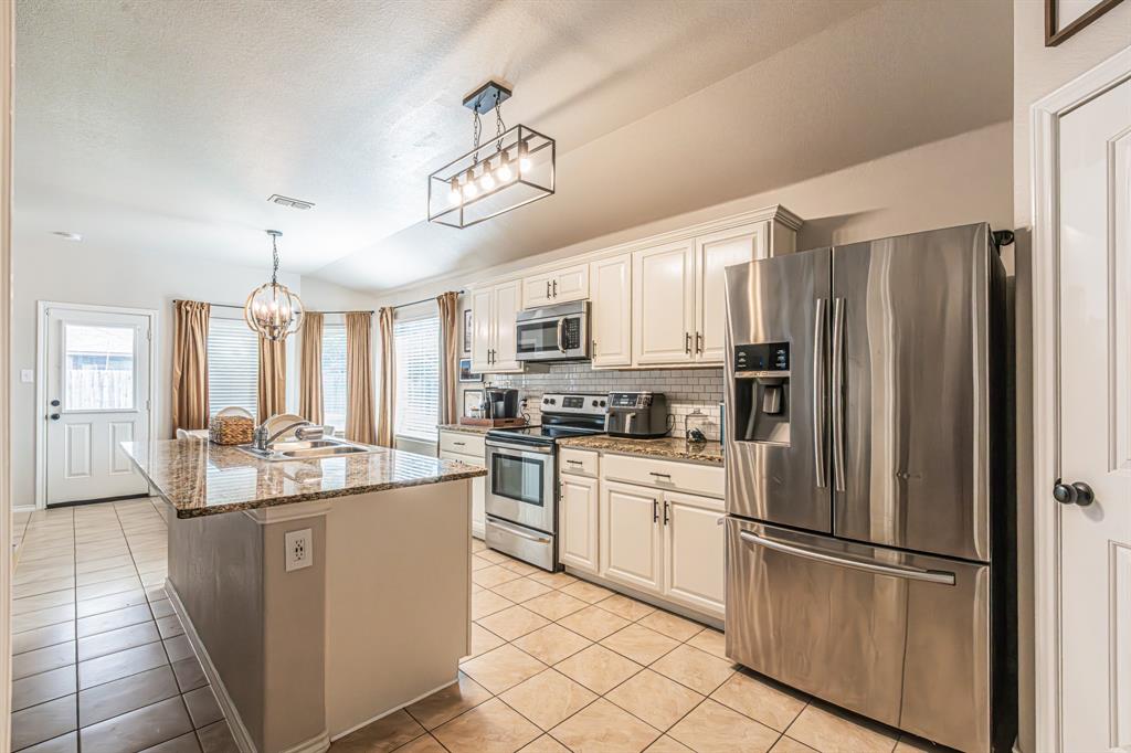405 Calder Lane Ponder, TX 76259 - Photo 17 of 36