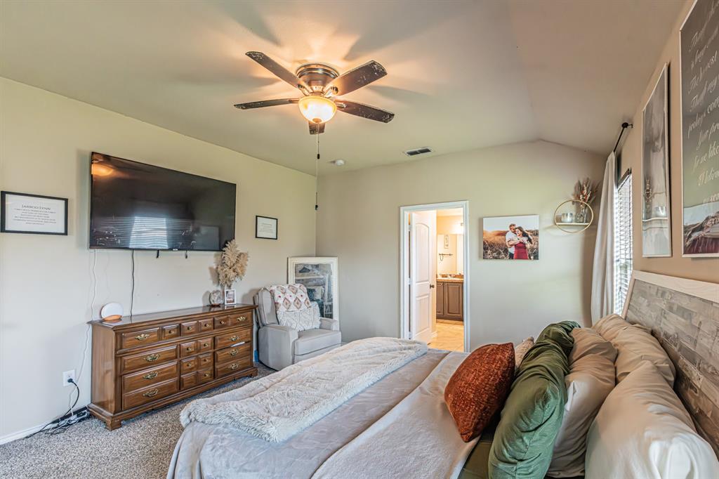 405 Calder Lane Ponder, TX 76259 - Photo 23 of 36