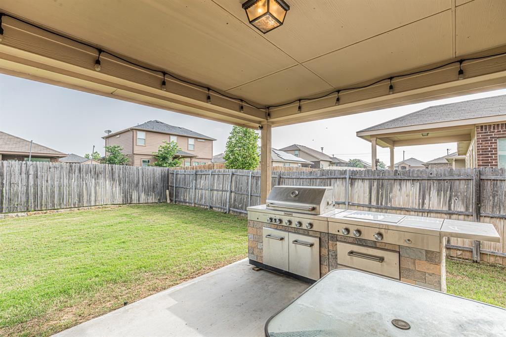 405 Calder Lane Ponder, TX 76259 - Photo 5 of 36