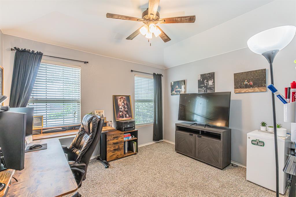 405 Calder Lane Ponder, TX 76259 - Photo 7 of 36