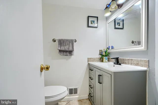 $515,000 | 18425 Honeylocust Circle, Gaithersburg, MD 20879