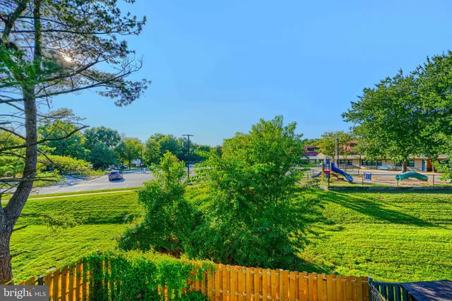 $515,000 | 18425 Honeylocust Circle, Gaithersburg, MD 20879