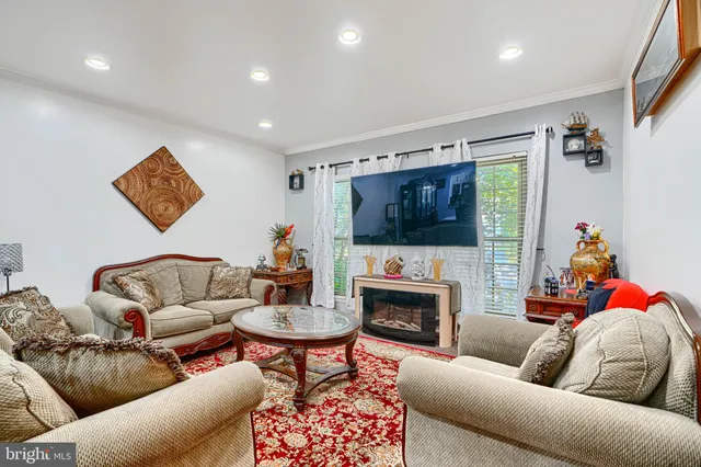 $515,000 | 18425 Honeylocust Circle, Gaithersburg, MD 20879