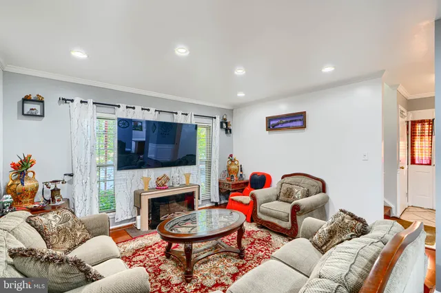 $515,000 | 18425 Honeylocust Circle, Gaithersburg, MD 20879