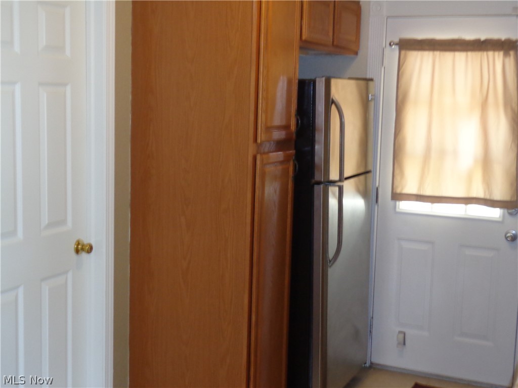 242 Nobottom Road Berea, OH 44017 - Photo 6 of 14 Gallery Image 6