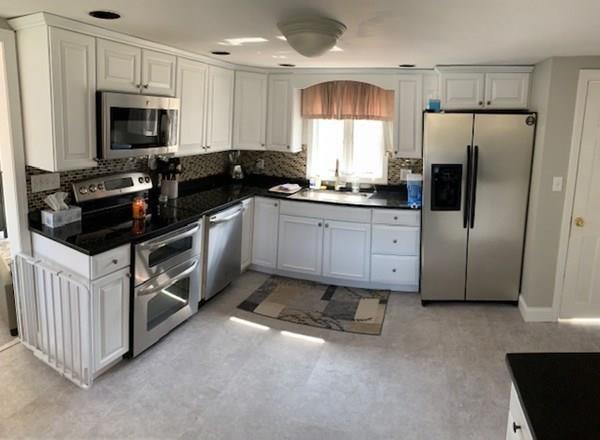 6 Birch Meadow Road Merrimac, MA 01860 - Photo 5 of 25 Gallery Image 5