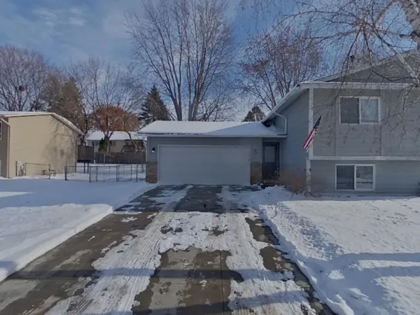 $2,208 | 1442 Laurel Avenue, St. Paul Park, MN 55071