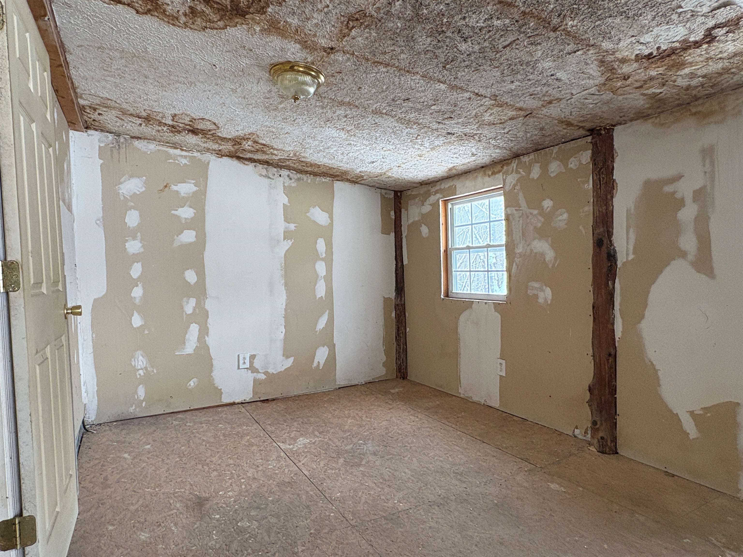 263 Hopkins Road Pearisburg, VA 24134 - Photo 3 of 21 Gallery Image 3