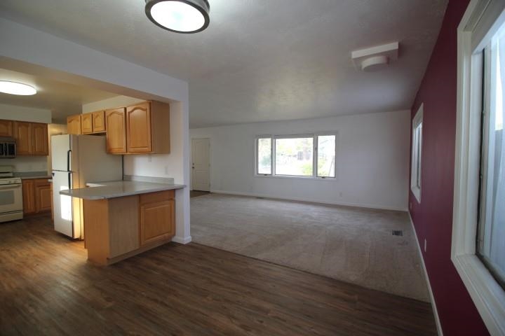 1504 South University Road Spokane Valley, WA 99206 - Photo 13 of 35