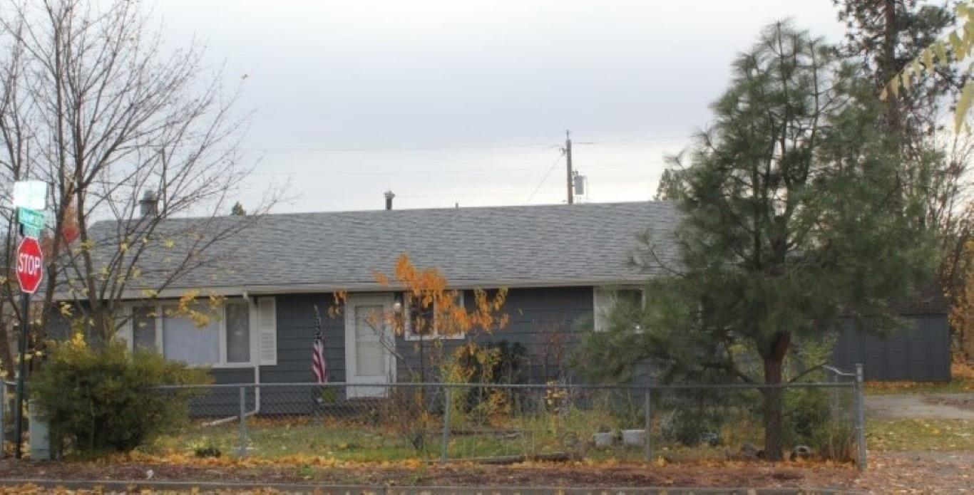 1504 South University Road Spokane Valley, WA 99206 - Photo 2 of 35