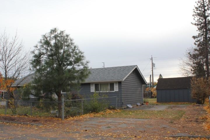 1504 South University Road Spokane Valley, WA 99206 - Photo 3 of 35