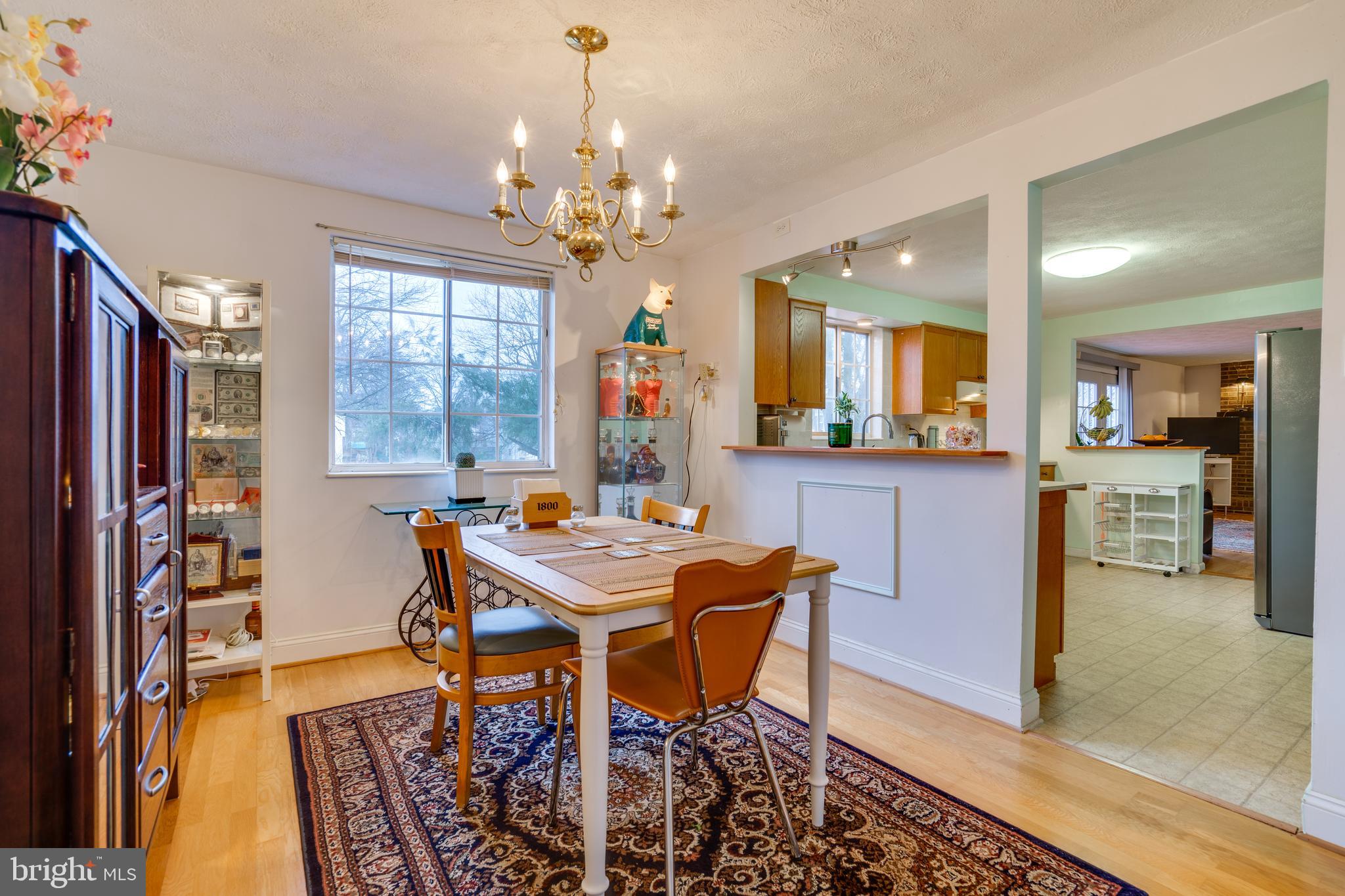 2851 Edgelea Road Vienna, VA 22181 - Photo 11 of 70