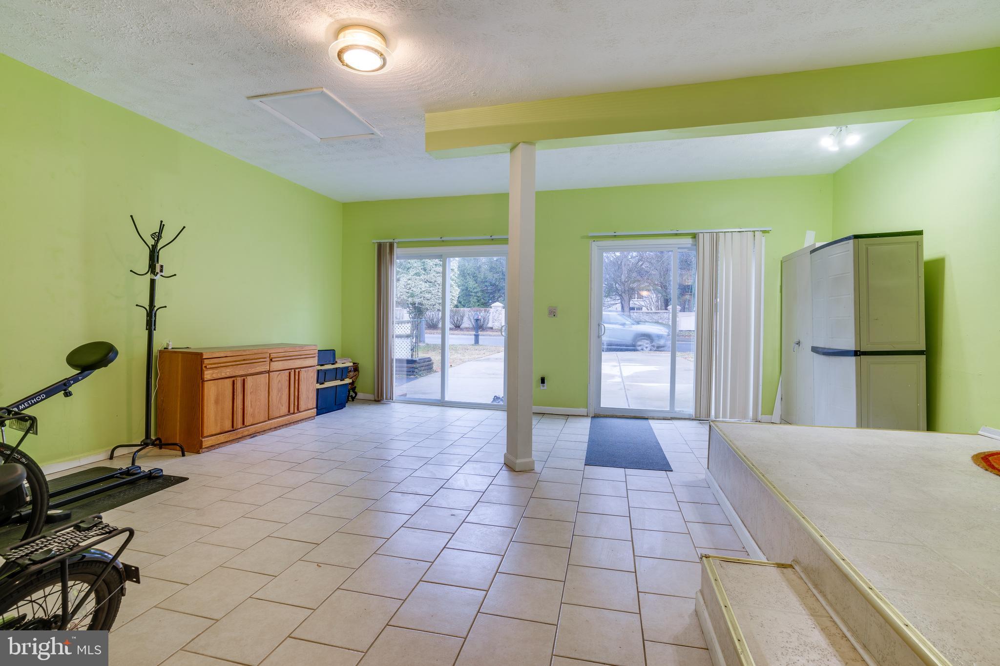 2851 Edgelea Road Vienna, VA 22181 - Photo 26 of 70