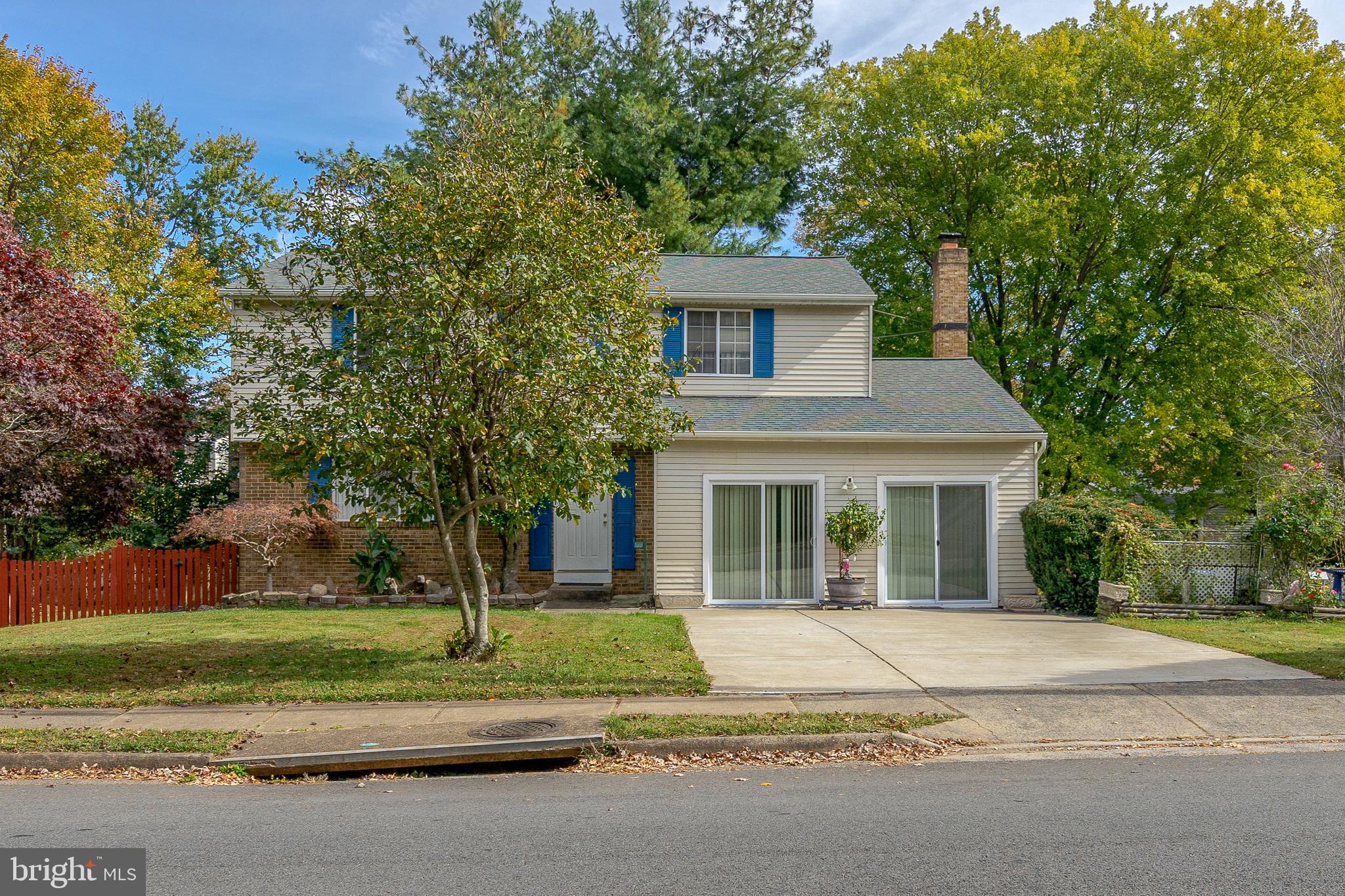 2851 Edgelea Road Vienna, VA 22181 - Photo 3 of 70