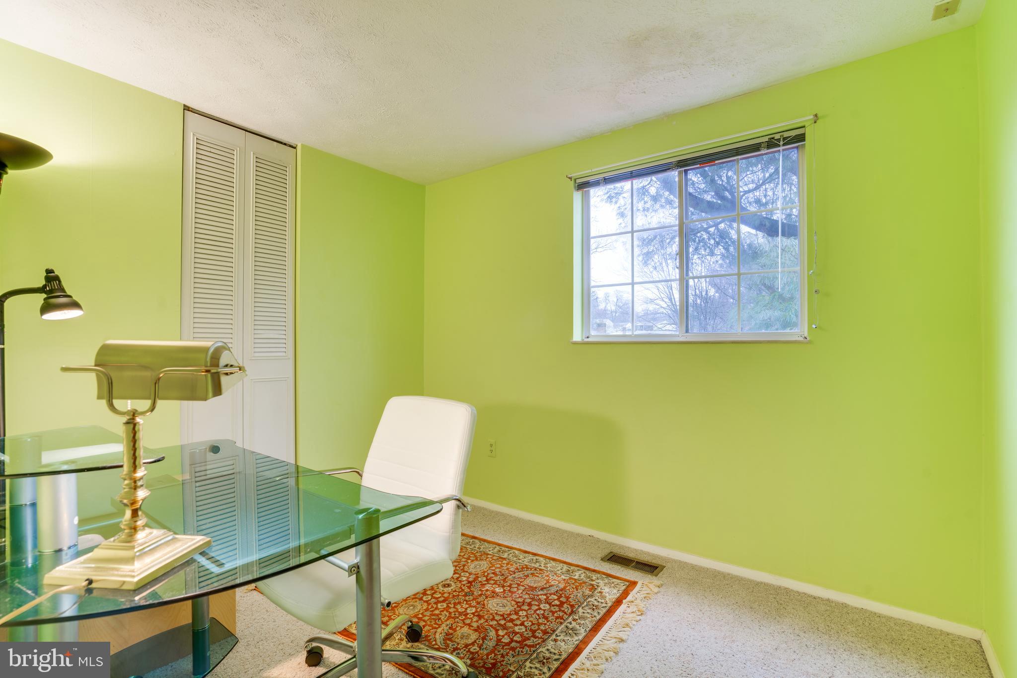 2851 Edgelea Road Vienna, VA 22181 - Photo 37 of 70