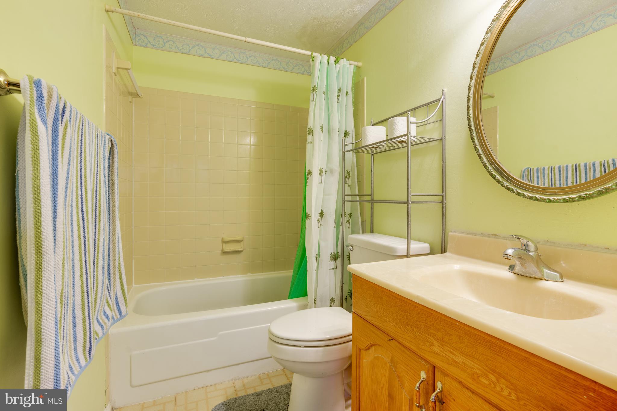 2851 Edgelea Road Vienna, VA 22181 - Photo 40 of 70