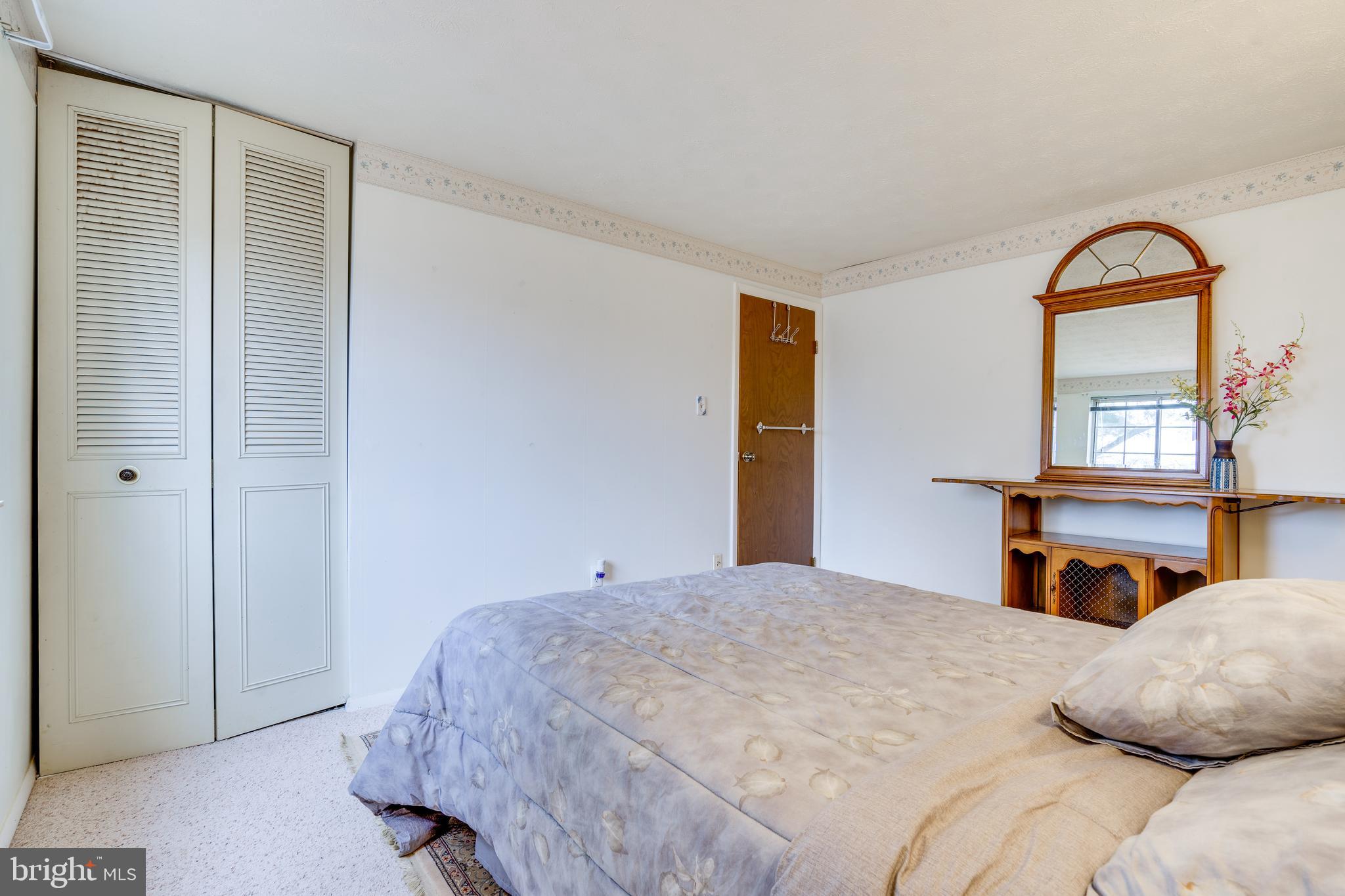 2851 Edgelea Road Vienna, VA 22181 - Photo 46 of 70