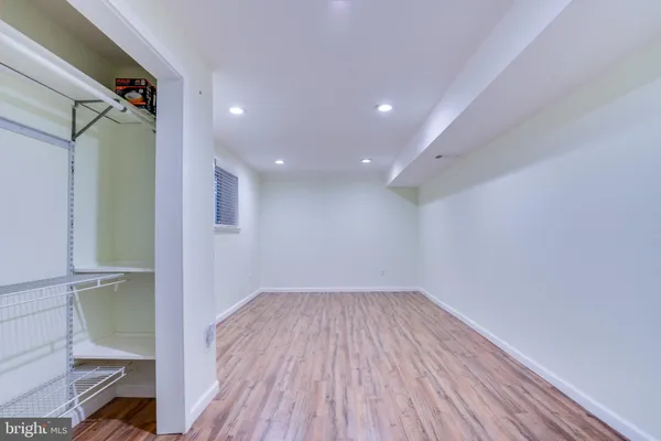 $890,000 | 2851 Edgelea Road, Vienna, VA 22181