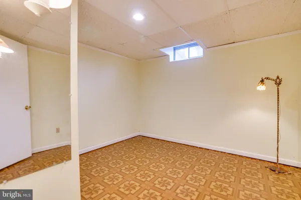 $890,000 | 2851 Edgelea Road, Vienna, VA 22181