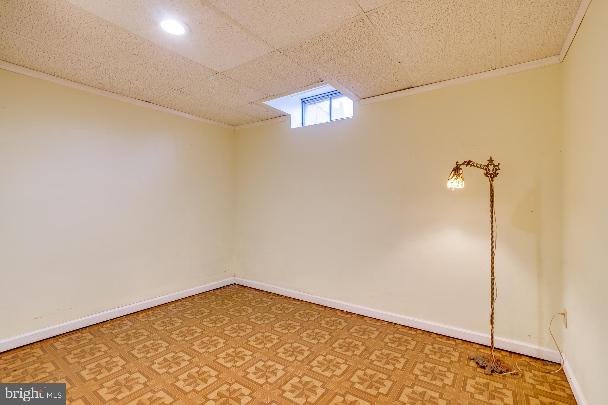 2851 Edgelea Road Vienna, VA 22181 - Photo 54 of 70