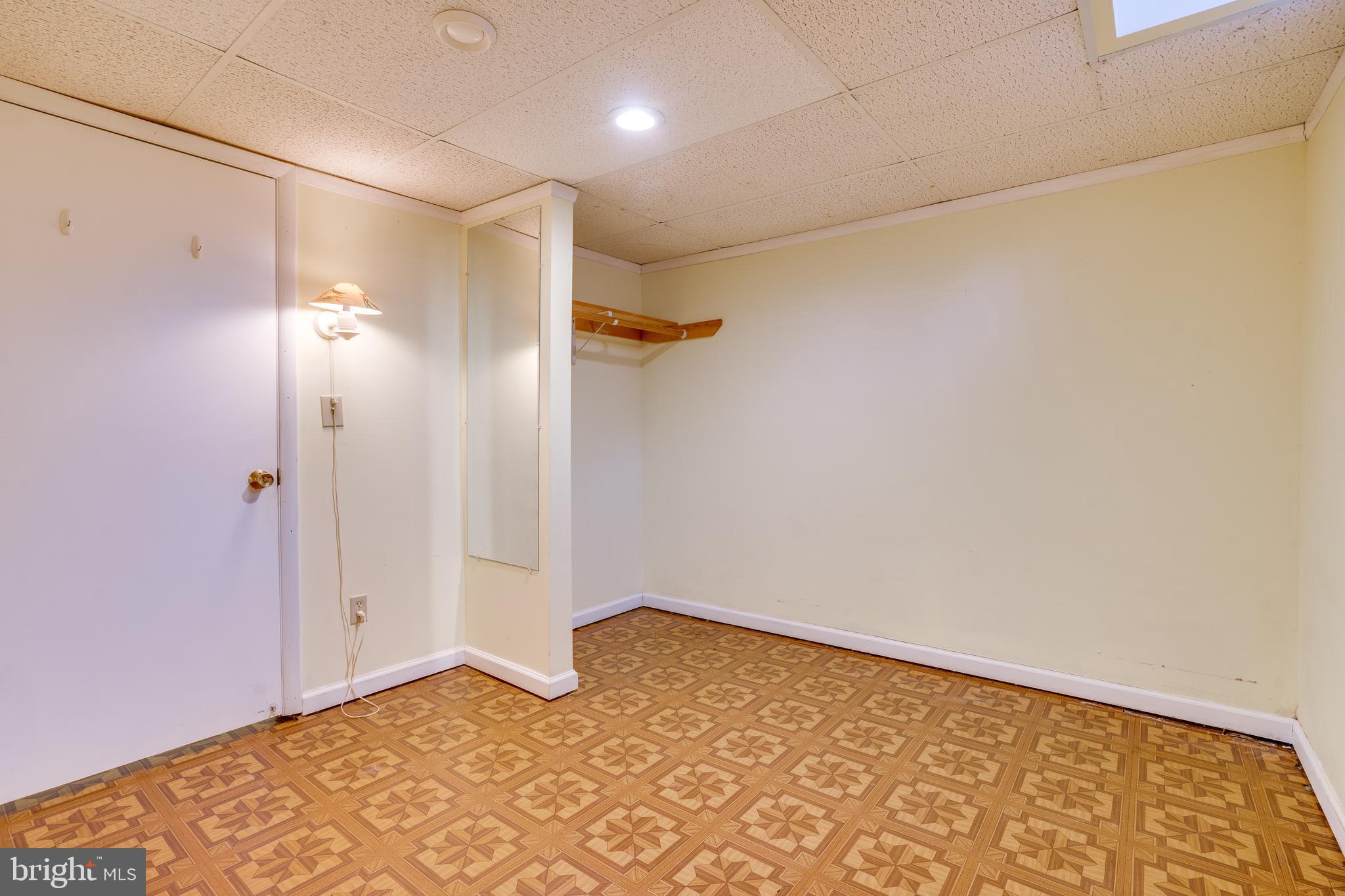 2851 Edgelea Road Vienna, VA 22181 - Photo 55 of 70