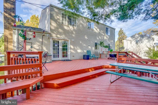 $890,000 | 2851 Edgelea Road, Vienna, VA 22181