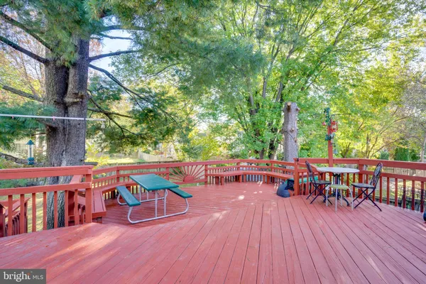 $890,000 | 2851 Edgelea Road, Vienna, VA 22181