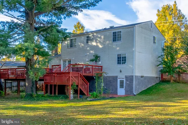 $890,000 | 2851 Edgelea Road, Vienna, VA 22181