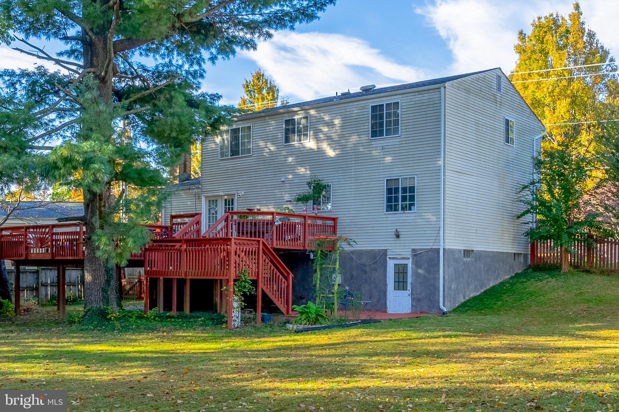 2851 Edgelea Road Vienna, VA 22181 - Photo 64 of 70