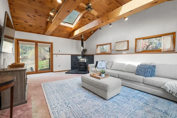 $550,000 | 7 Walsh Road, Holbrook, MA 02343