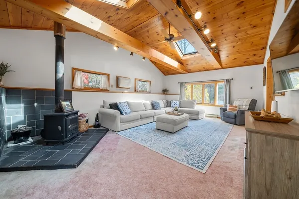 $550,000 | 7 Walsh Road, Holbrook, MA 02343