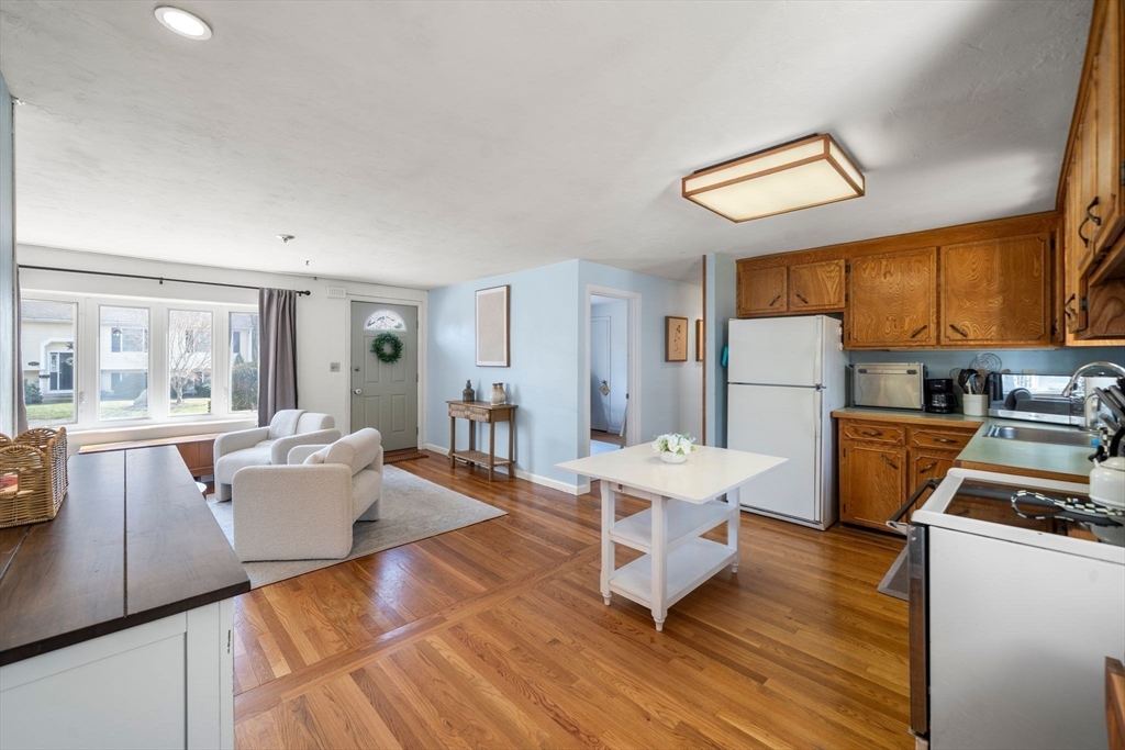 7 Walsh Road Holbrook, MA 02343 - Photo 6 of 25