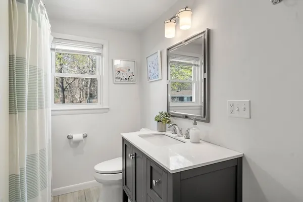 $550,000 | 7 Walsh Road, Holbrook, MA 02343