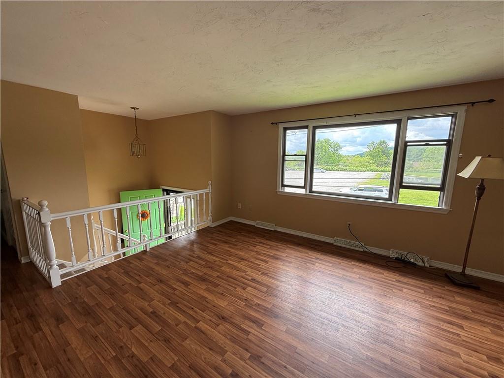 355 Gabriel Avenue Indiana, PA 15701 - Photo 4 of 18