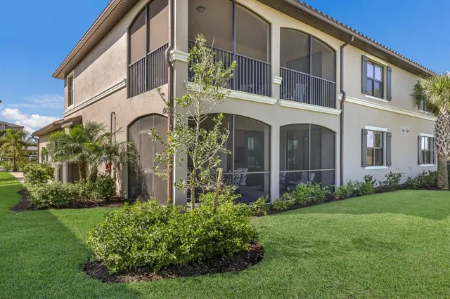 $6,000 | 18017 Gawthrop Drive, Unit 104, Bradenton, FL 34211