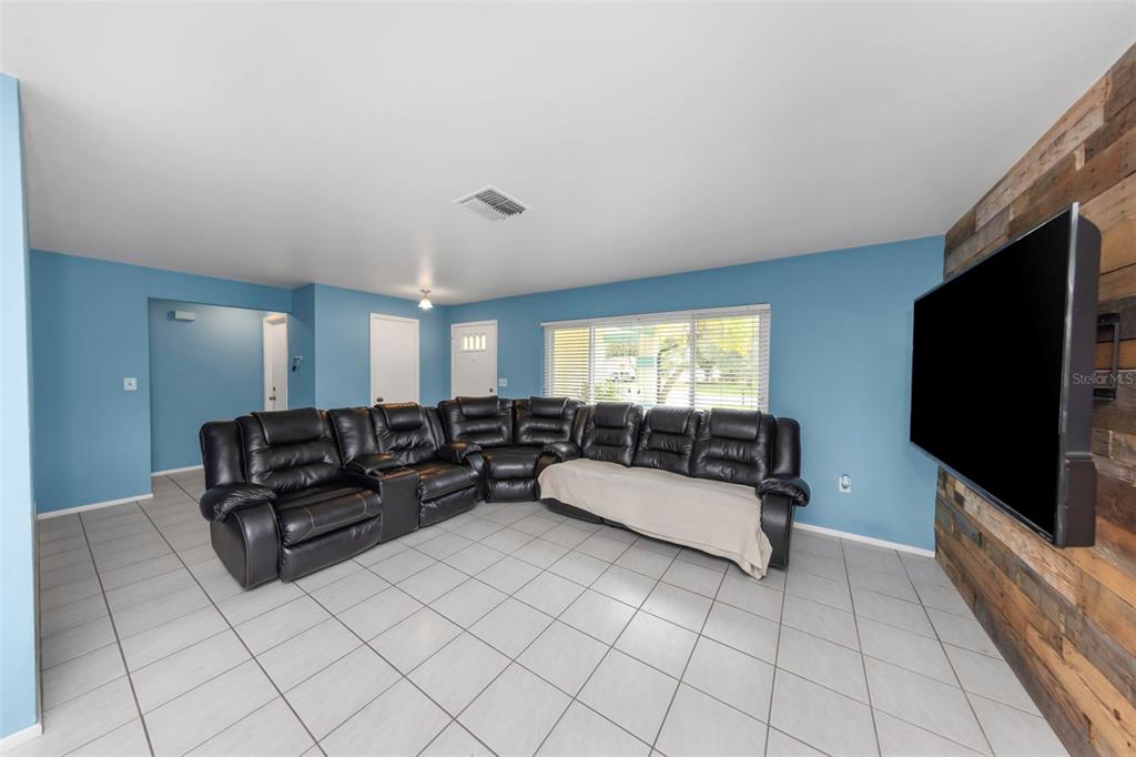 9237 Amazon Drive New Port Richey, FL 34655 - Photo 3 of 29