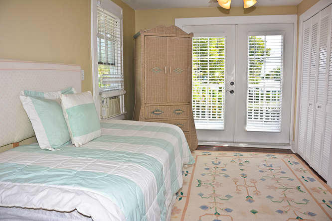 3901 Washington Road West Palm Beach, FL 33405 - Photo 15 of 38 3901 Washington West Palm-small-015-28-6