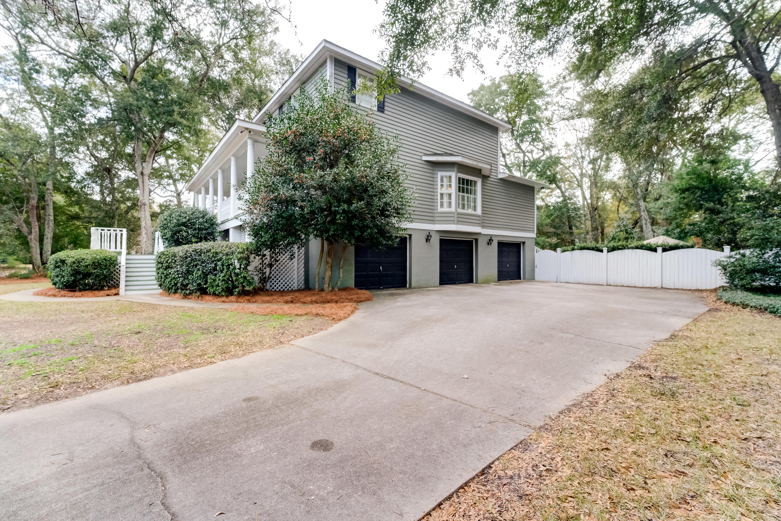558 Planters Loop Mount Pleasant, SC 29464 - Photo 40 of 41 Garage