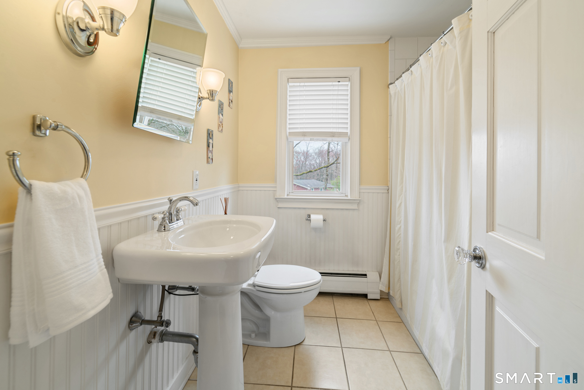 48 Willoughby Road Shelton, CT 06484 - Photo 17 of 40 Full bathroom on Main level