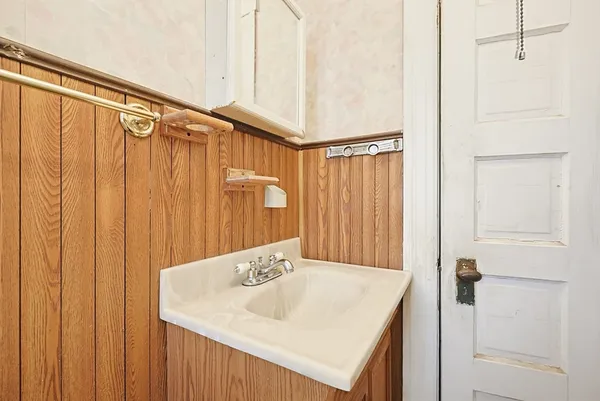 $239,900 | 22 Camp Street, Worcester, MA 01603